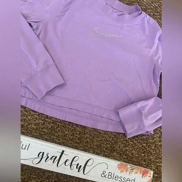 Girls Nike Crop Top - Picture 3 of 6
